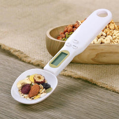 Measuring spoon with digital display