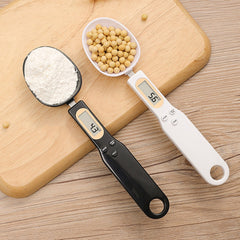 Measuring spoon with digital display