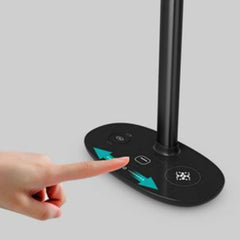 Wireless charging station and desk lamp