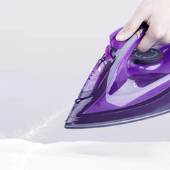 Powerful cordless steam iron